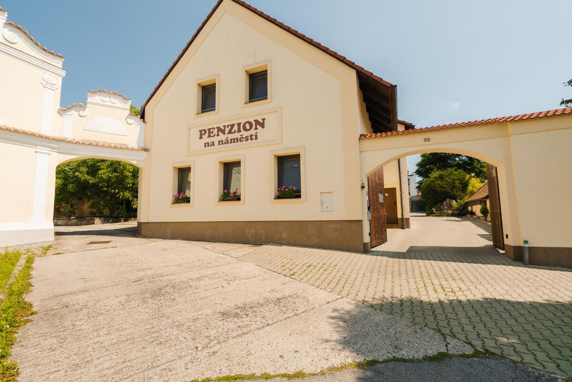 Penzion Sezemice Экстерьер фото